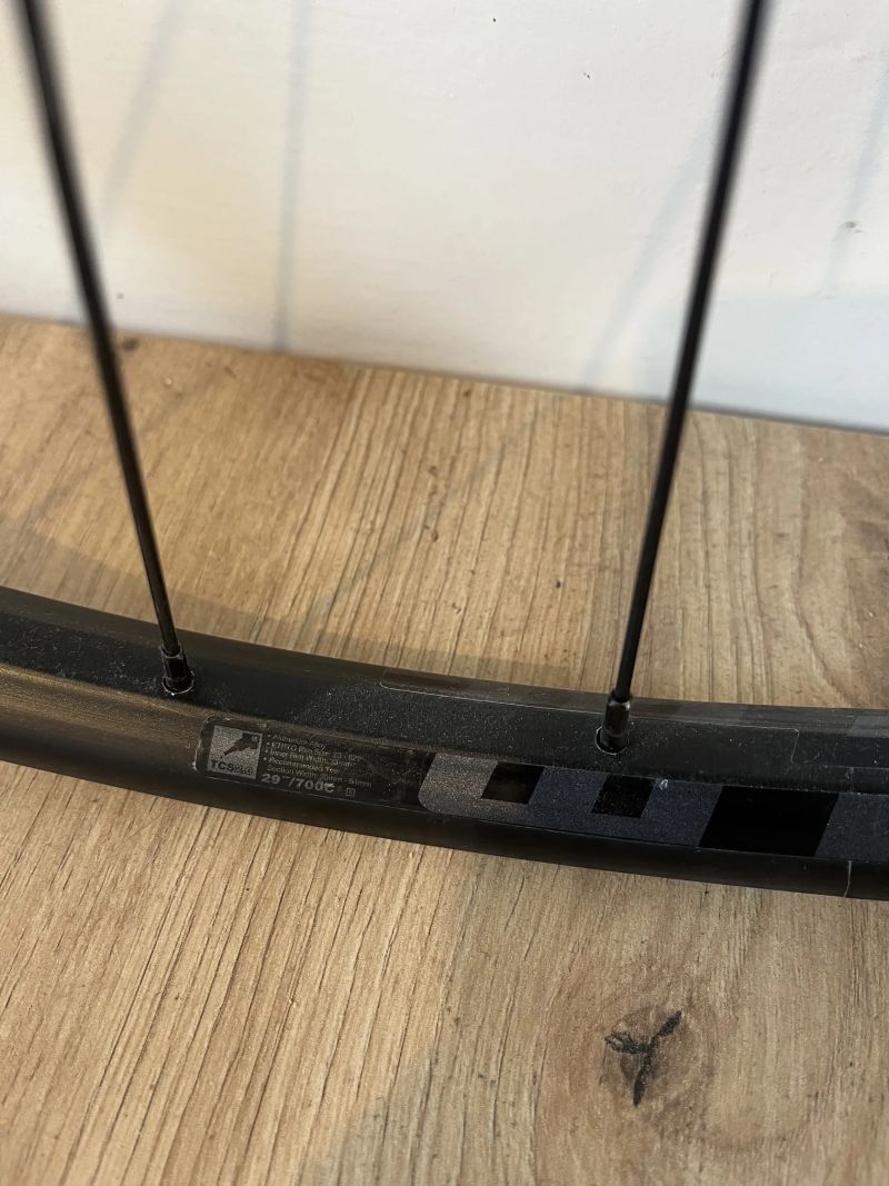 Zapletená kola WTB ST i23 (z GT Grade)