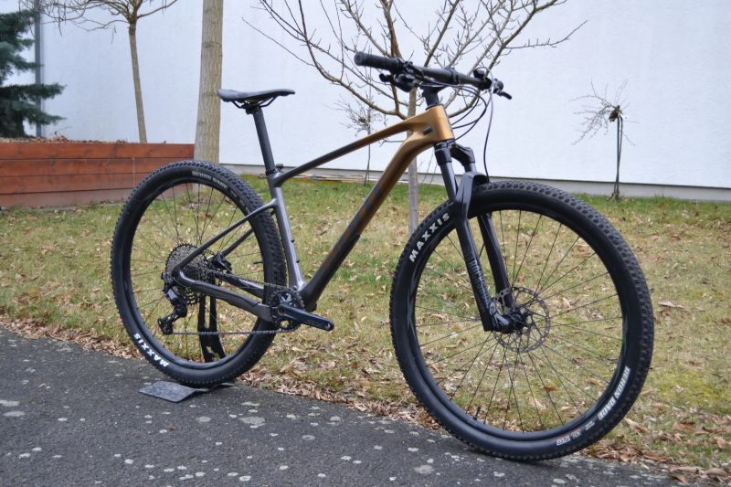 Giant XTC Advanced 2 (M) Top Stav