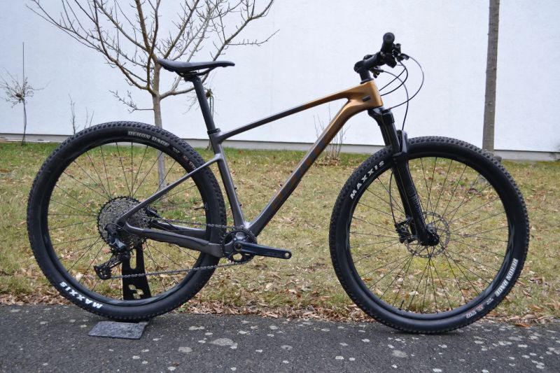 Giant XTC Advanced 2 (M) Top Stav