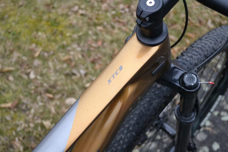 Giant XTC Advanced 2 (M) Top Stav