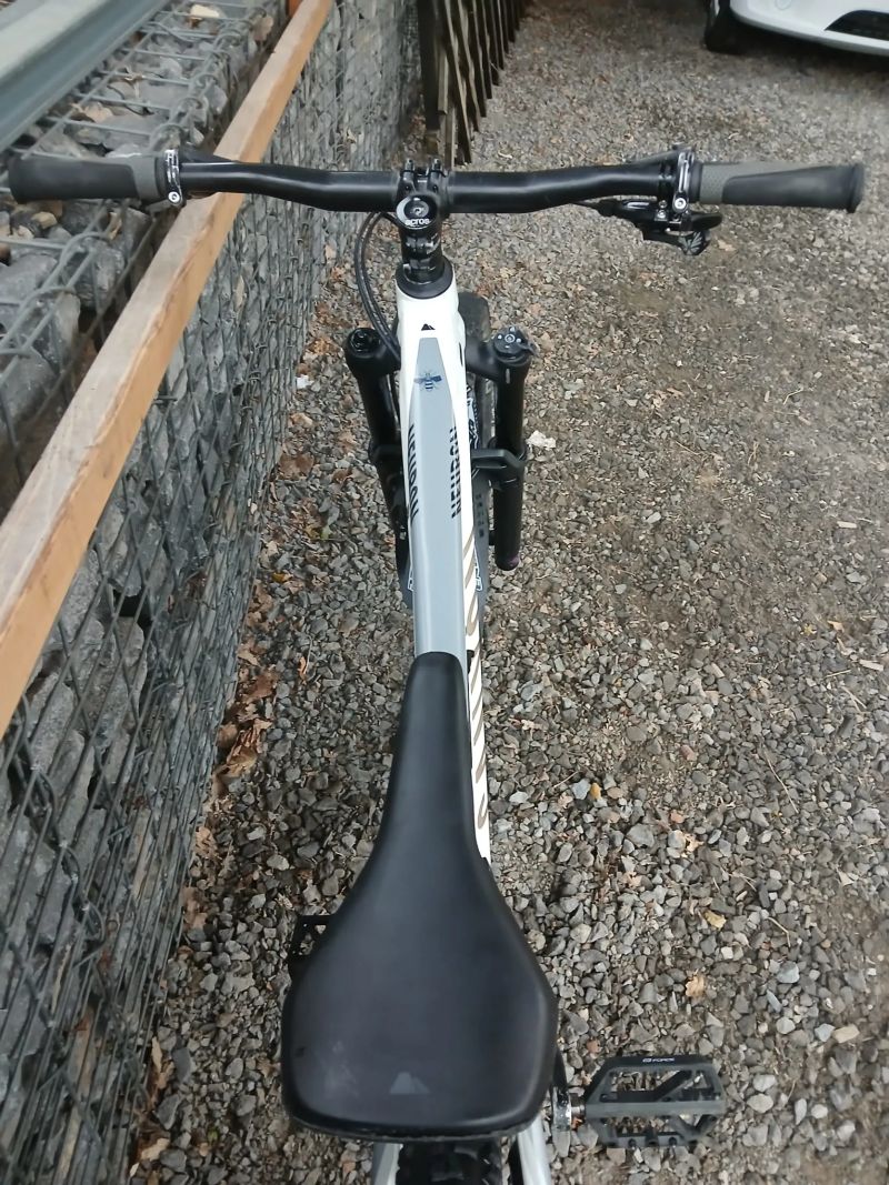 Canyon Neuron Young Hero 2022 - XS (27,5", 1x12)