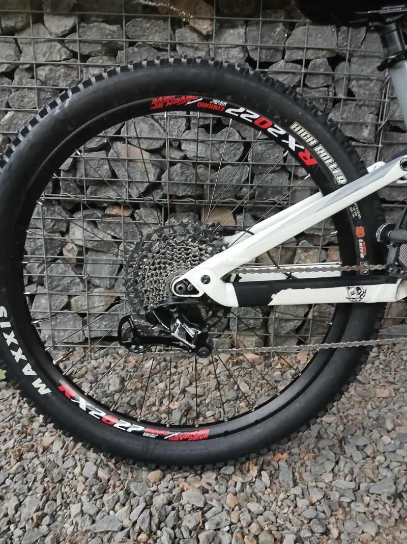 Canyon Neuron Young Hero 2022 - XS (27,5", 1x12)