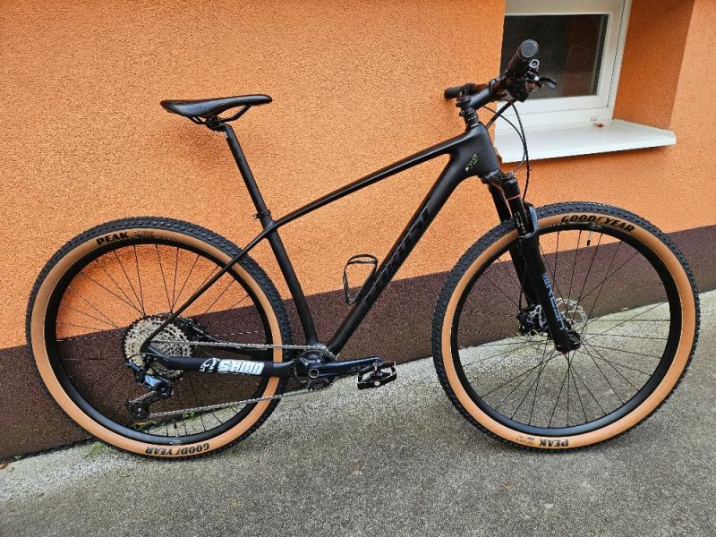 Nové karbonové kolo 29" vel. L (19") 