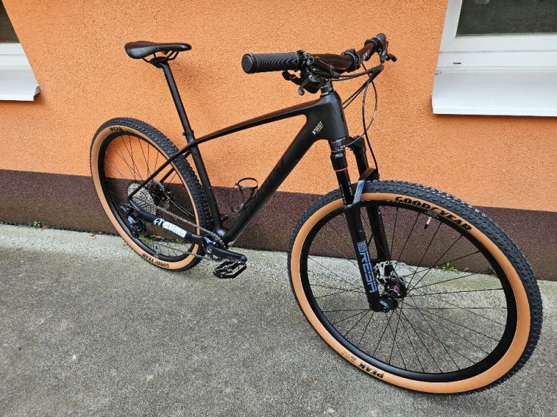 Nové karbonové kolo 29" vel. L (19") 