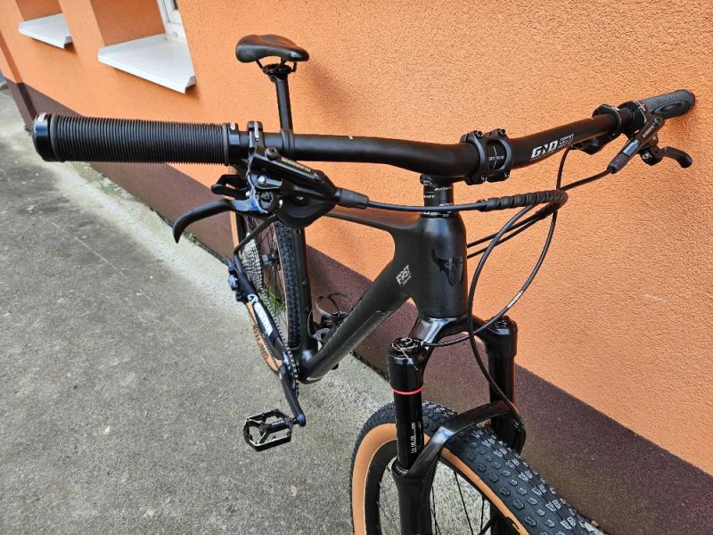 Nové karbonové kolo 29" vel. L (19") 