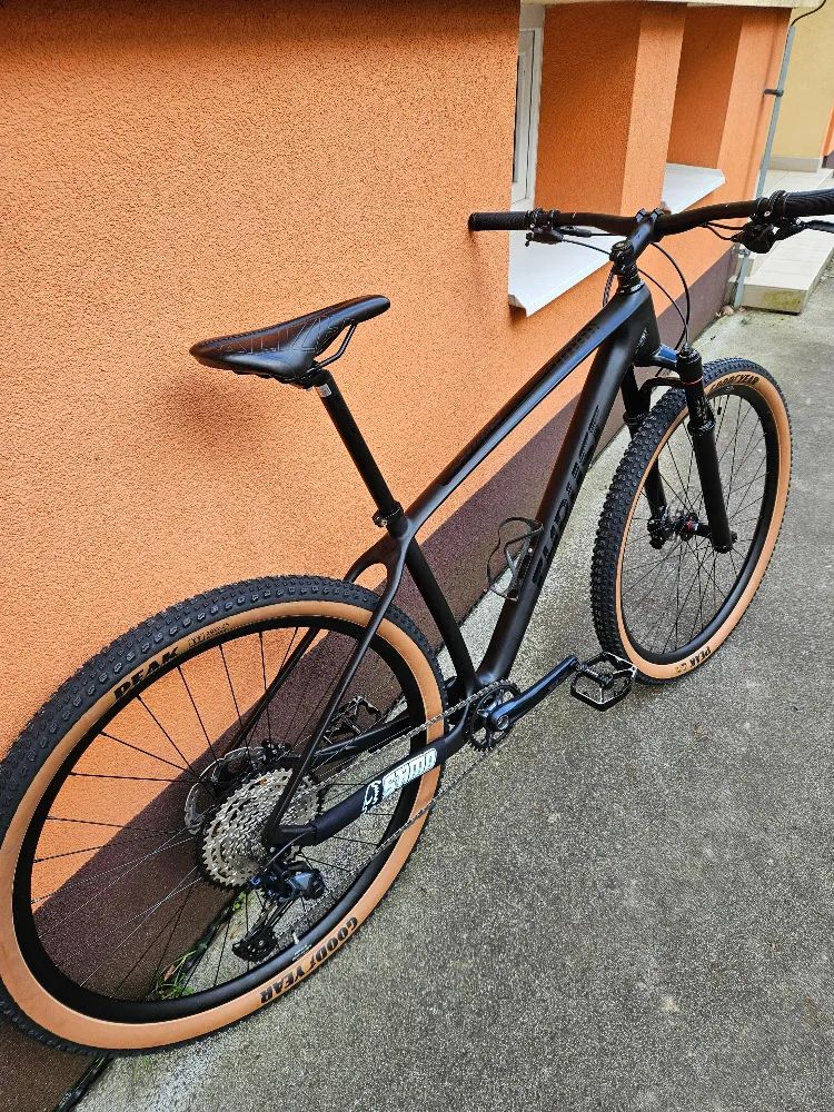 Nové karbonové kolo 29" vel. L (19") 