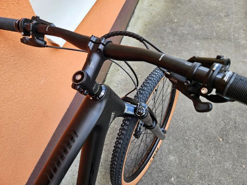 Nové karbonové kolo 29" vel. L (19") 