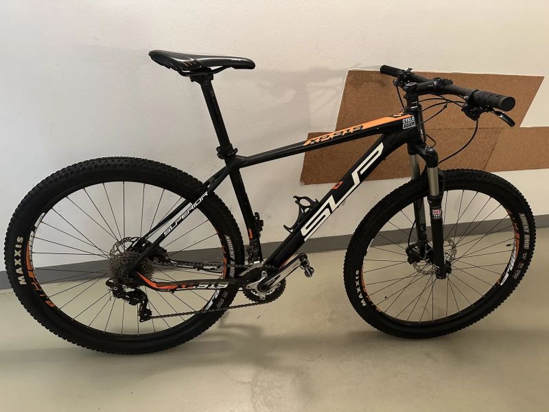 Superior XP919 (29”), výbava SLX/XL