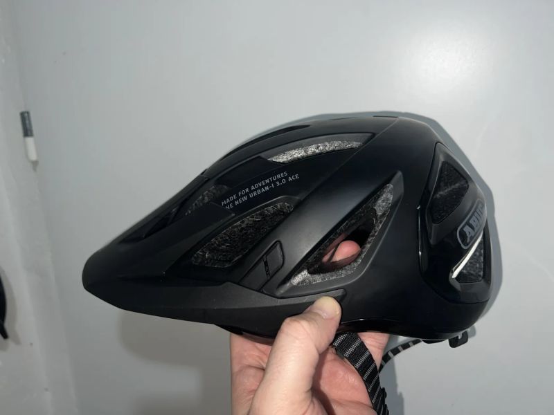 helma Abus Urban-I 3.0 ACE velvet black | M