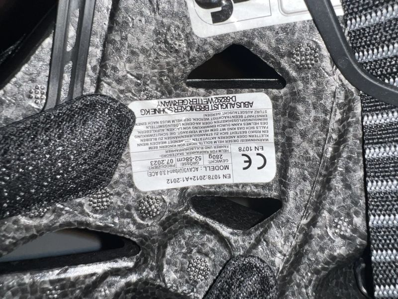 helma Abus Urban-I 3.0 ACE velvet black | M