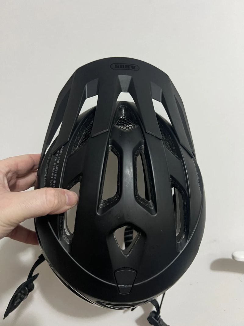 helma Abus Urban-I 3.0 ACE velvet black | M