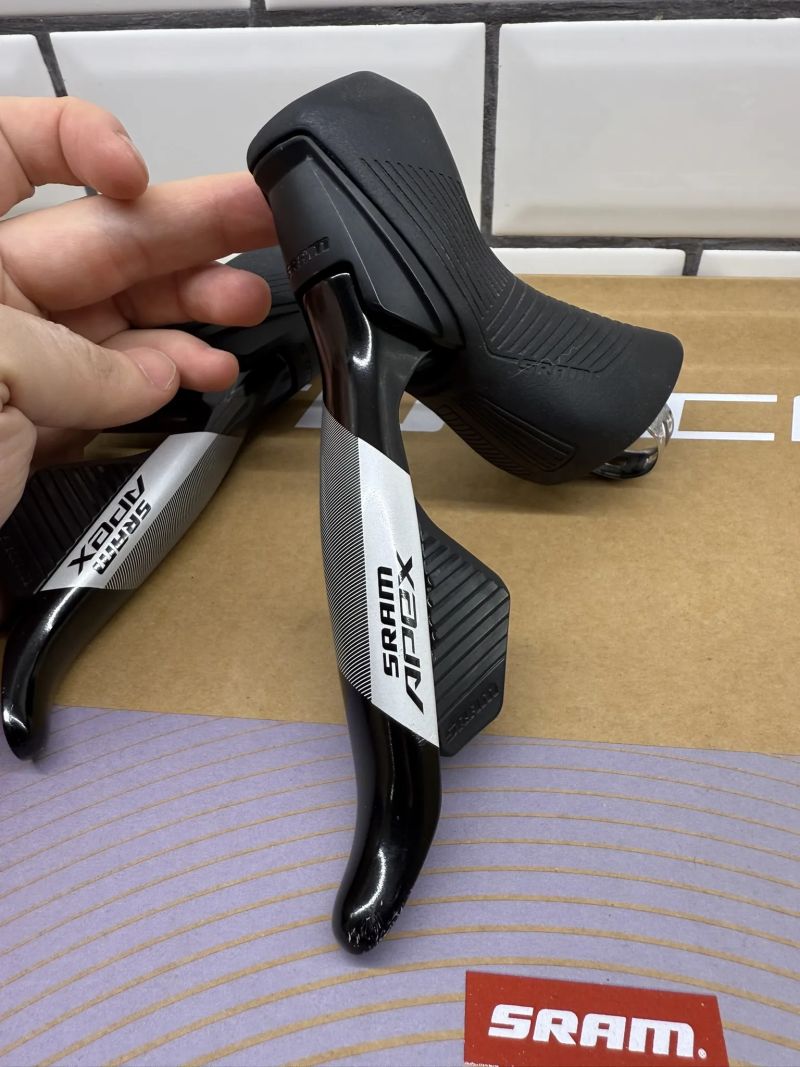 Brzdy Sram Apex AXS D1 L+P