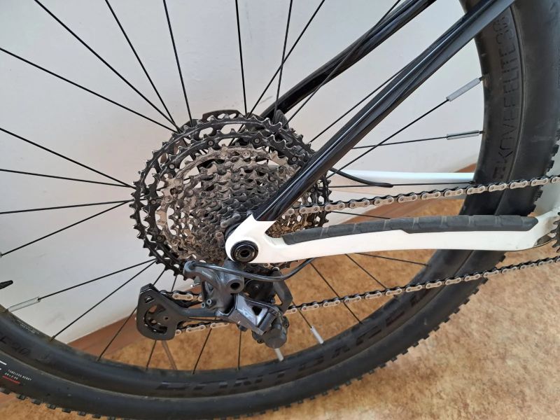 Trek PROCALIBER 9.8 karbonové kolo