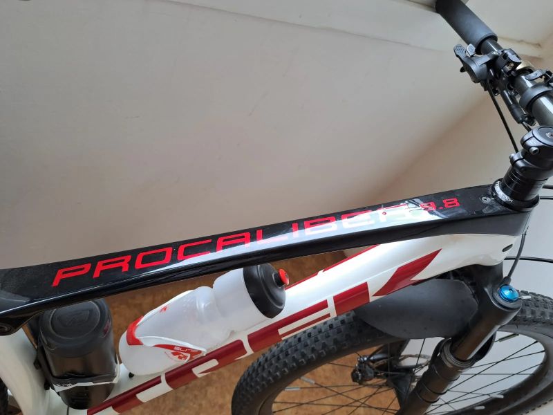 Trek PROCALIBER 9.8 karbonové kolo