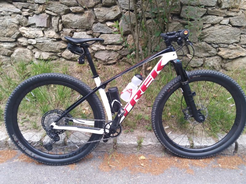 Trek PROCALIBER 9.8 karbonové kolo