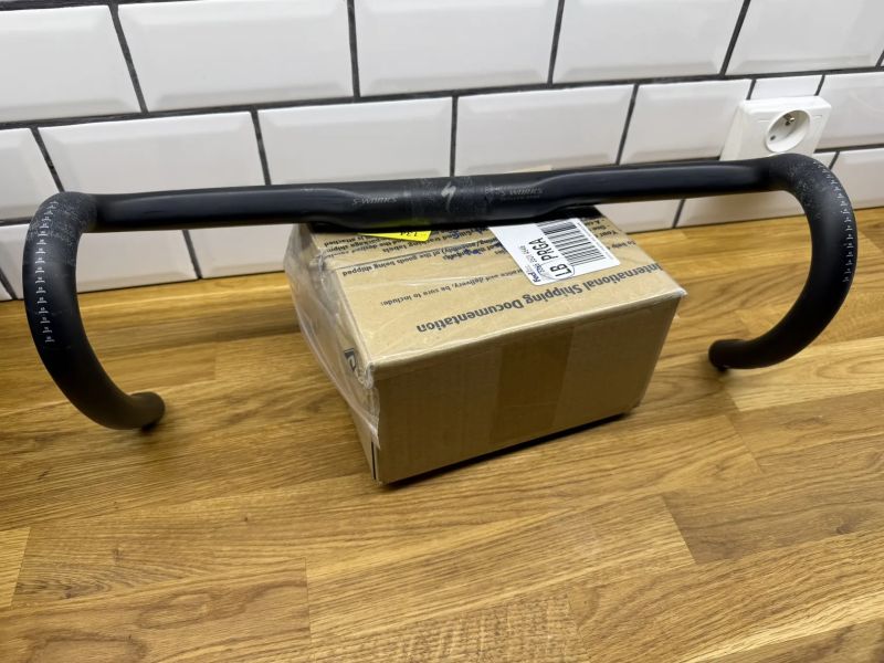 Silniční karbonová řídítka Specialized S-Works Shallow Carbon 31.8/440mm