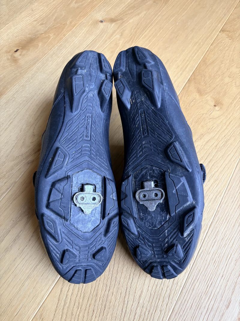 Tretry Shimano SH-XC300