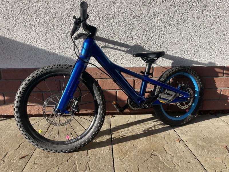 Canyon Offspring 16, podobné jako Helion 16 od Early Rider