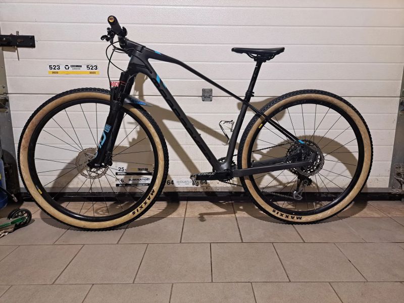 Mondraker Podium Carbon black