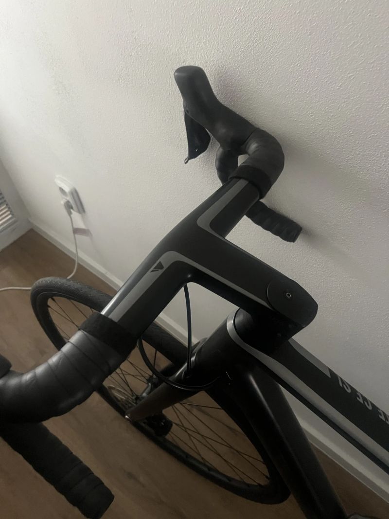 Canyon Ultimate CF SL s Shimano 105 Di