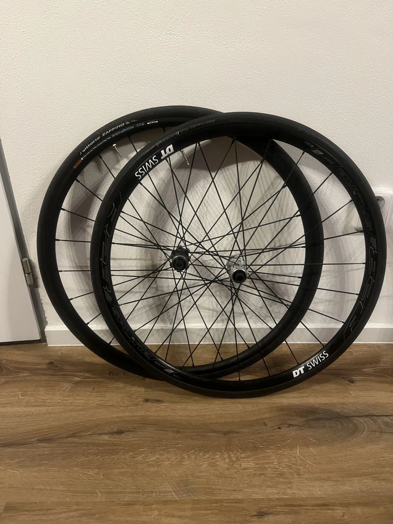 Canyon Ultimate CF SL s Shimano 105 Di