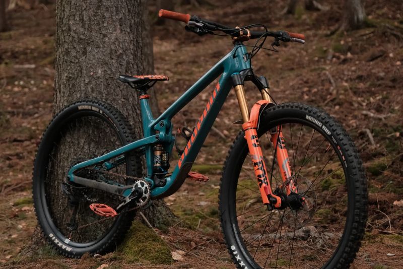 Propain HUGENE CF vel. M 