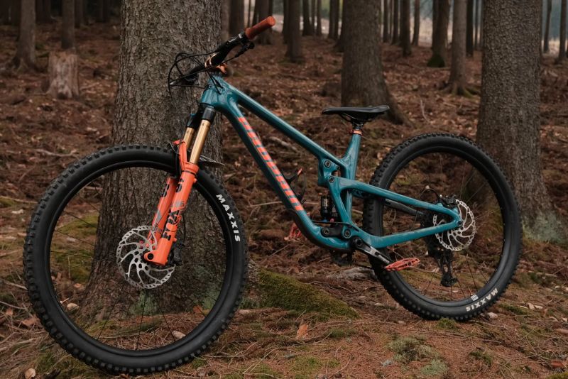 Propain HUGENE CF vel. M 