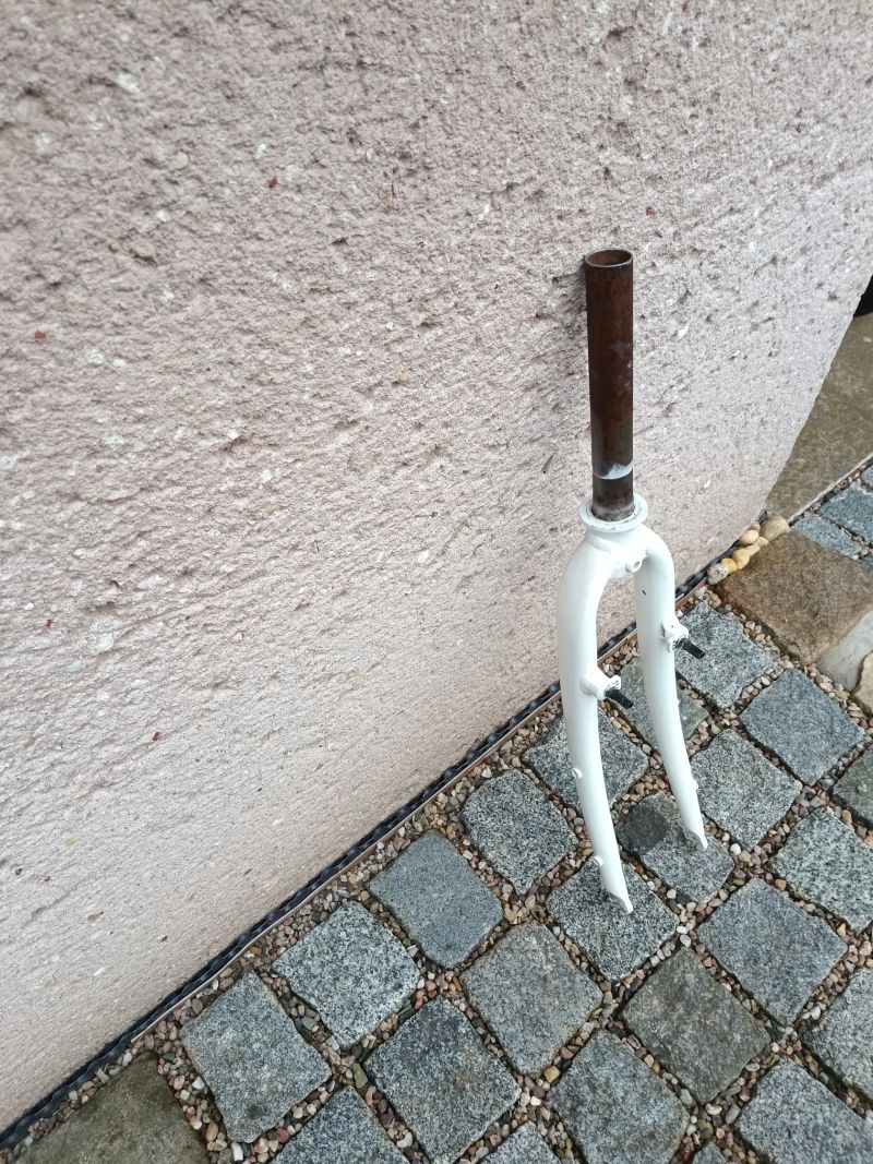 Pevná trekingová vidlice, ahead 1 1/8, V brzda