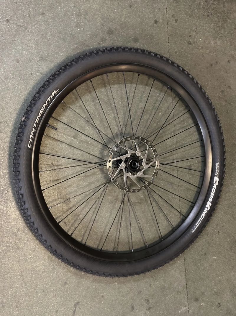 zapletená kola Jalco boost 29 váha 1770g