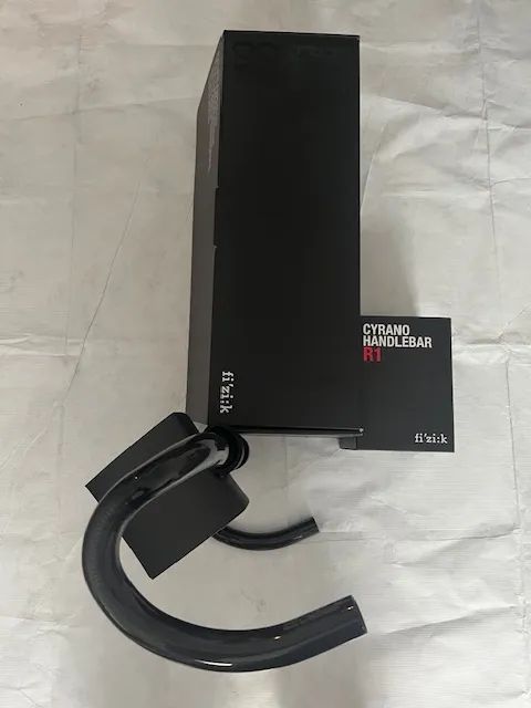 nová řídítka Fi’zi:k Cyrano R1