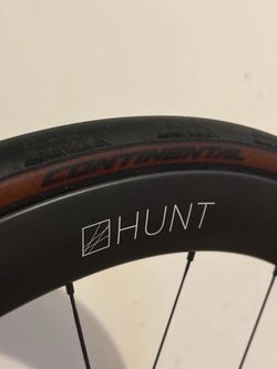 Zapletená kola HUNT 50 Aero - ořech Shimano