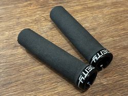 gripy DEITY gripy SUPRACUSH