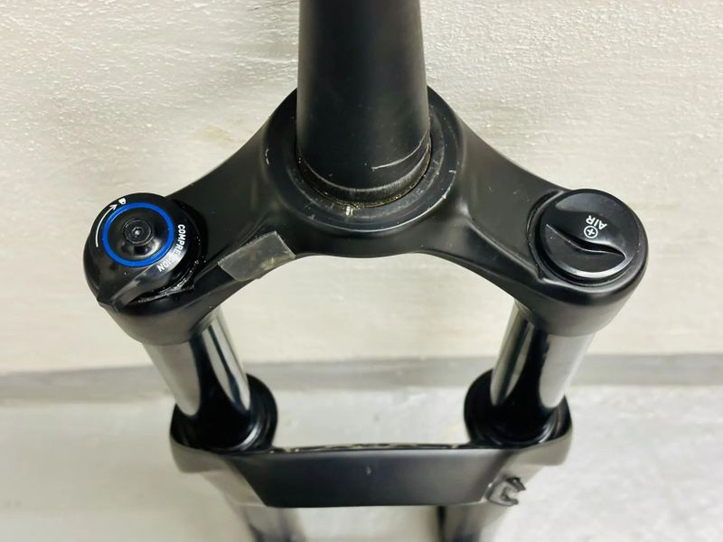 VIDLICE RS Recon 150 SoloAir + TLUMIČ Rock Shox Deluxe Select + 230/60