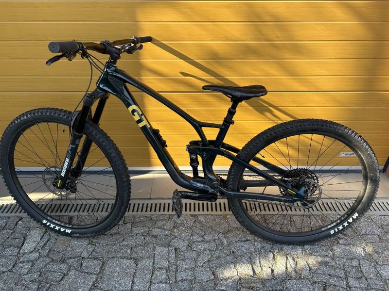 GT GT Sensor 29" Carbon ST Elite SST horské kolo