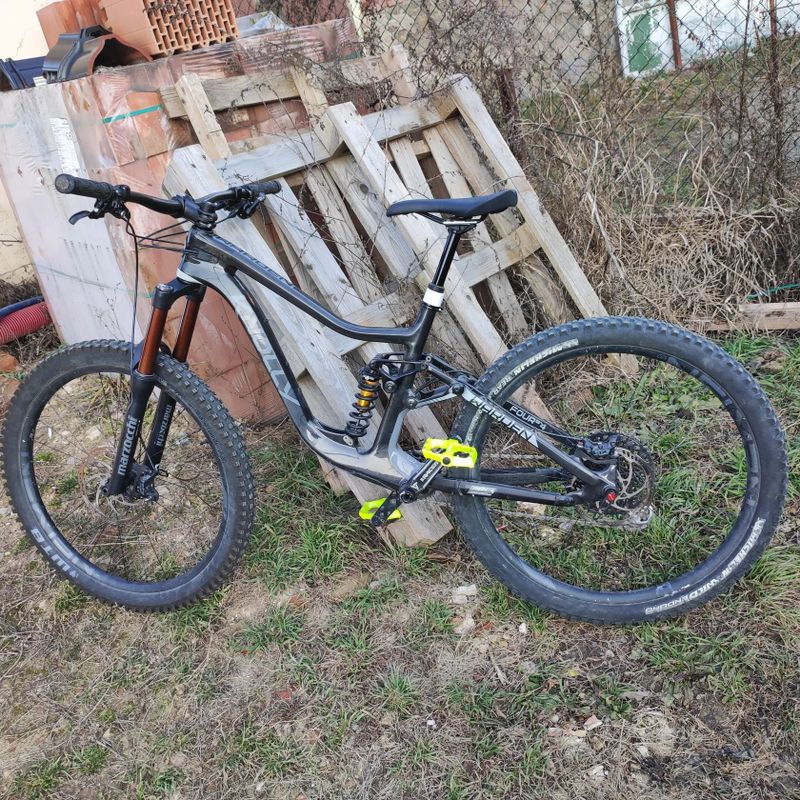 Knolly Warden 4byfour karbonové celoodpružené kolo enduro carbon