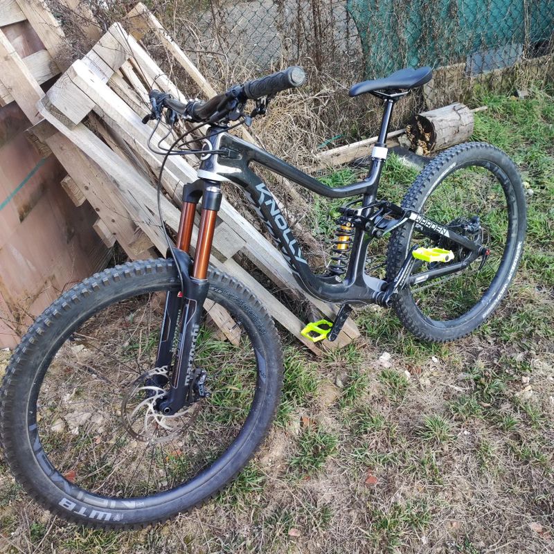 Knolly Warden 4byfour karbonové celoodpružené kolo enduro carbon