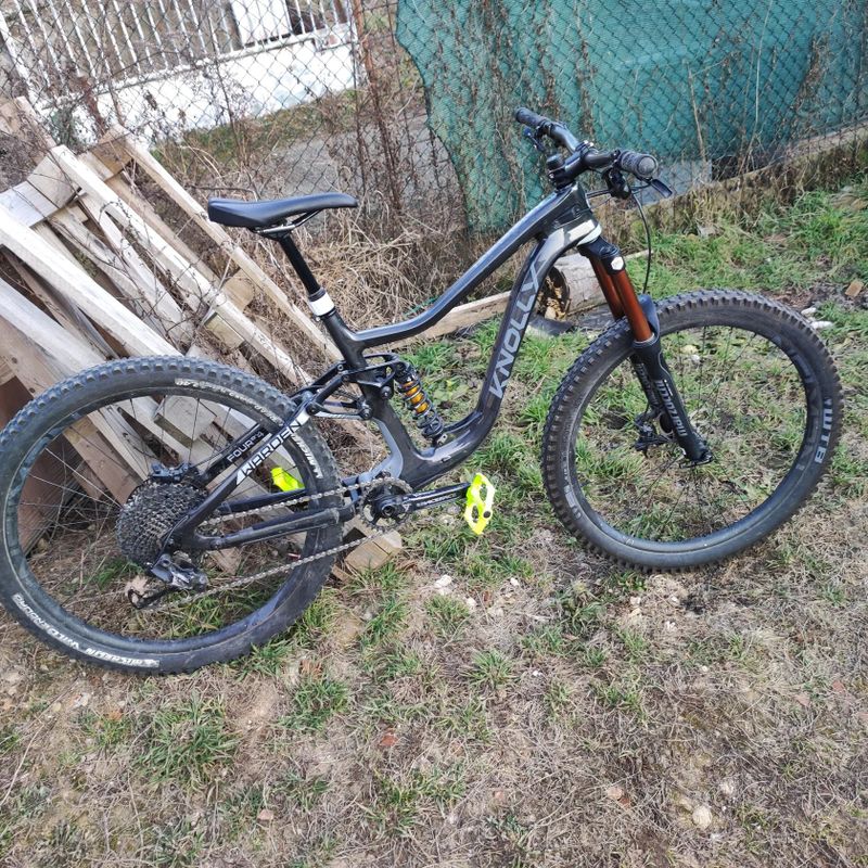 Knolly Warden 4byfour karbonové celoodpružené kolo enduro carbon