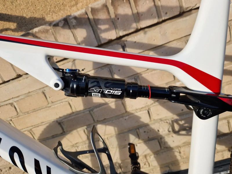 Sleva - Canyon Lux CF8, karbonová kola REYNOLDS 29