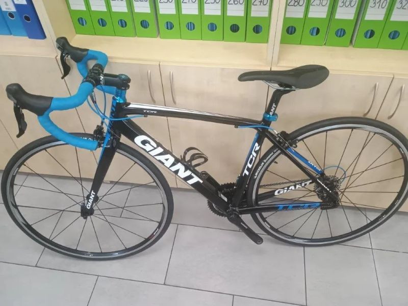 Silniční kolo Giant TCR ve výborném stavu, vel. S