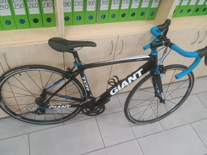 Silniční kolo Giant TCR ve výborném stavu, vel. S