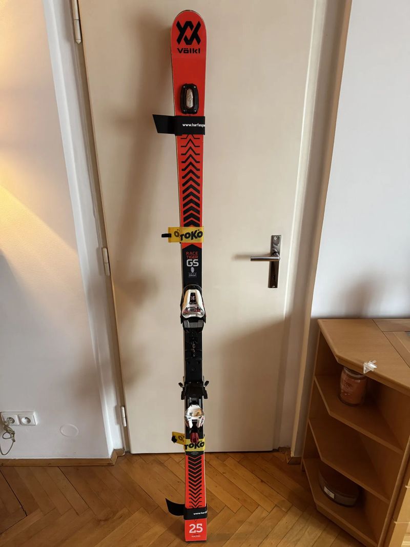 Völkl Racetiger GS World cup 183 cm 25 m rádius