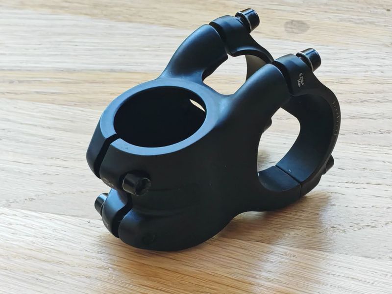 představec Bontrager Line Pro 35, délka 35mm, 0 Degree Blendr