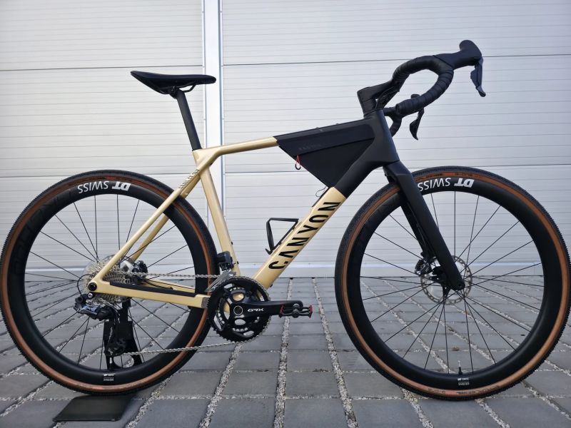 Gravel Canyon Grail CF SLX 8 GRX Di2 2024 velikost M / Karbonové kola / Top stav