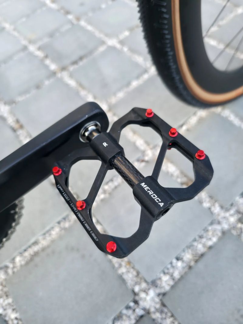 Gravel Canyon Grail CF SLX 8 GRX Di2 2024 velikost M / Karbonové kola / Top stav