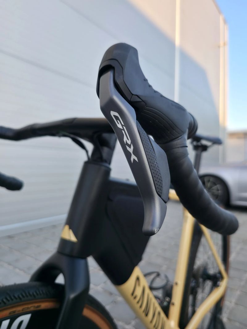 Gravel Canyon Grail CF SLX 8 GRX Di2 2024 velikost M / Karbonové kola / Top stav