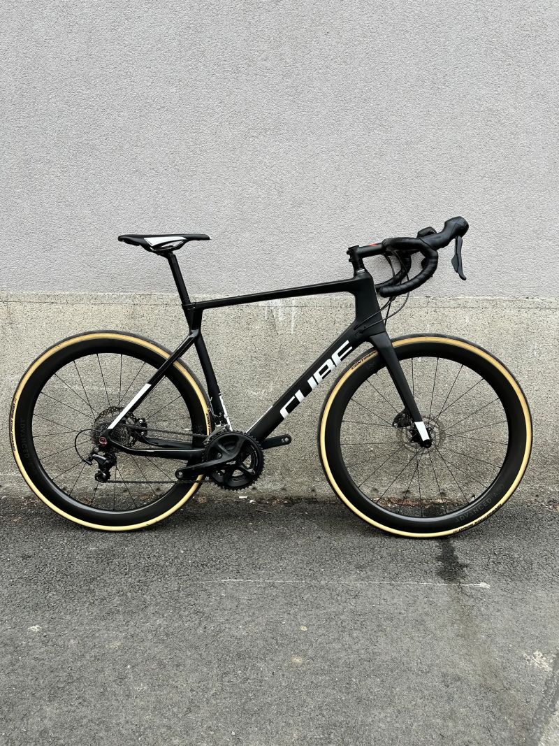 Cube Agree C:62 Newmen A.50 karbon kola