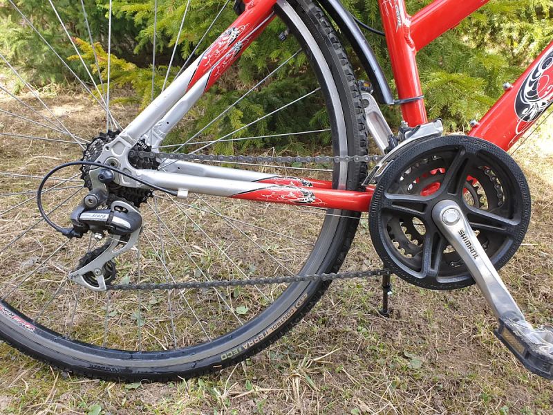 Dámské trekingové kolo Dema Lucca, levně