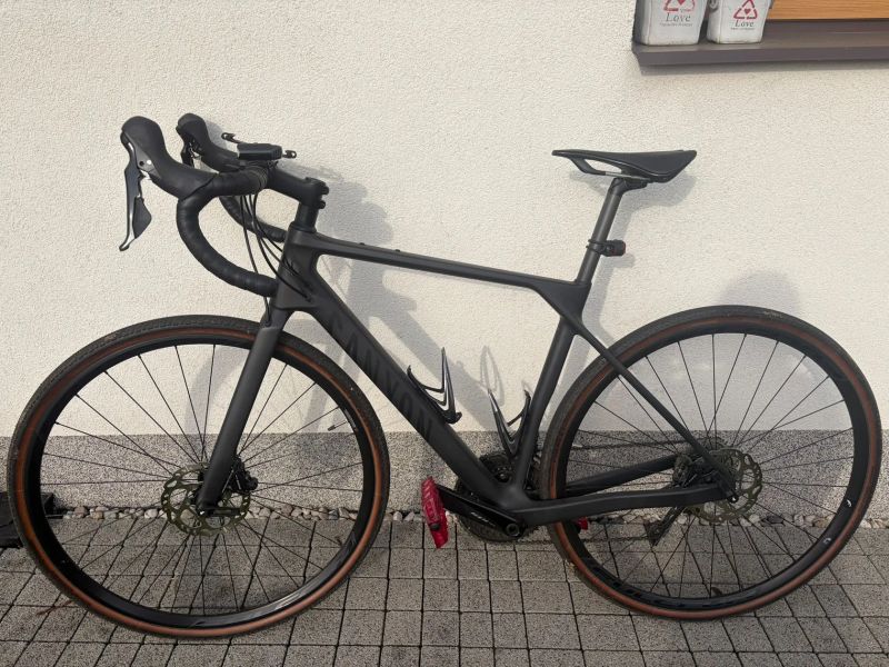 Prodám po ženě Canyon Endurance CF 7 najeto 500km rekreačně do kavárny.....