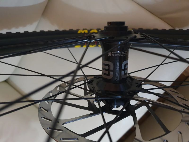 Prodám zapletená kola Reserve 30|HD AL, mullet (29"/27,5") sundaná z nového kola