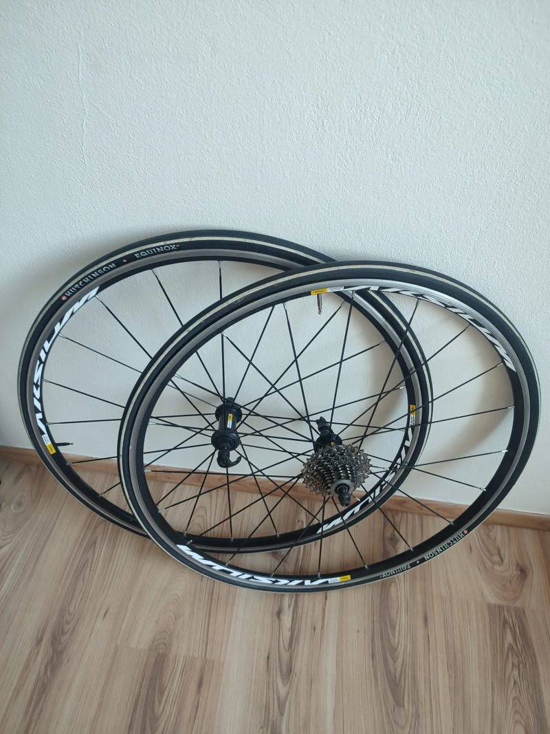 Trek pravidelný servis+náhradní kola